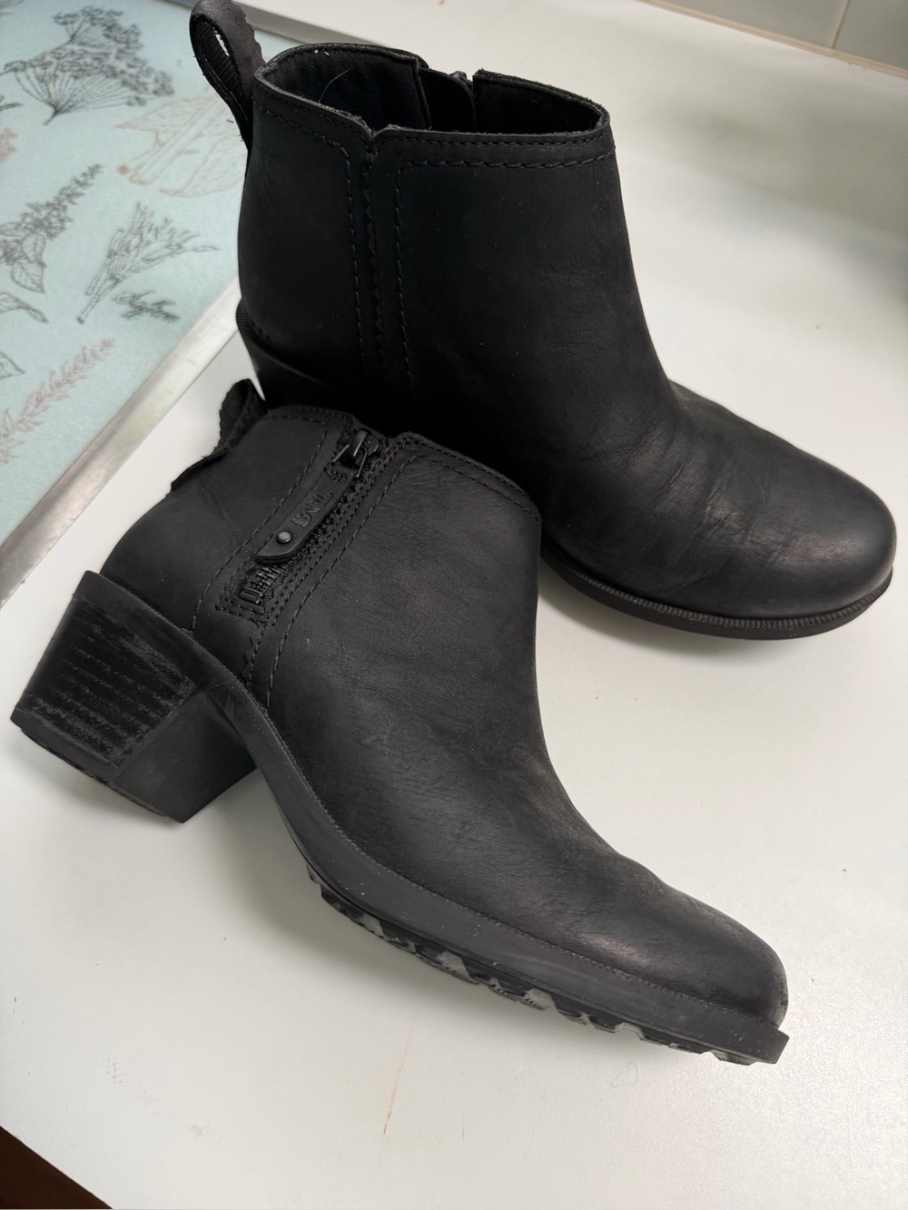 Teva Women's Anaya black leather bootie size 7